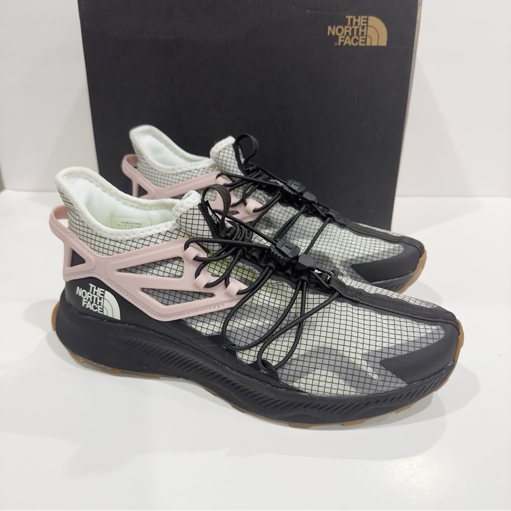 The North Face Women’s Oxeye Tech Trail Hiking Shoes